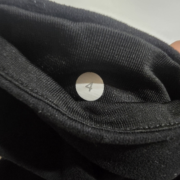 Lululemon - Picture 4 of 5